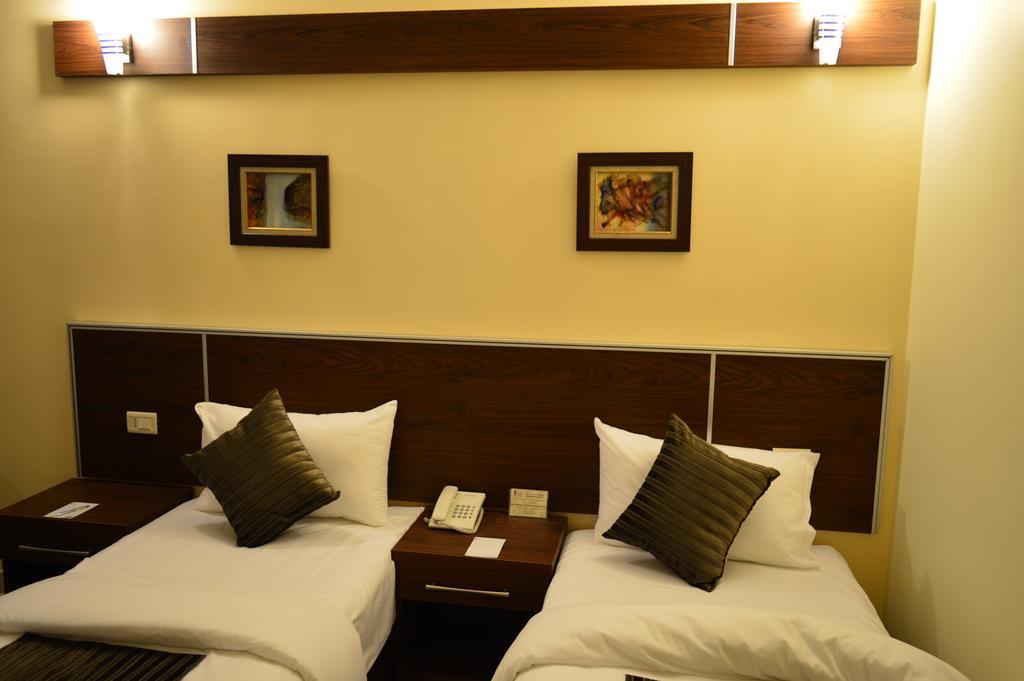 Ream Hotel Amman Room photo