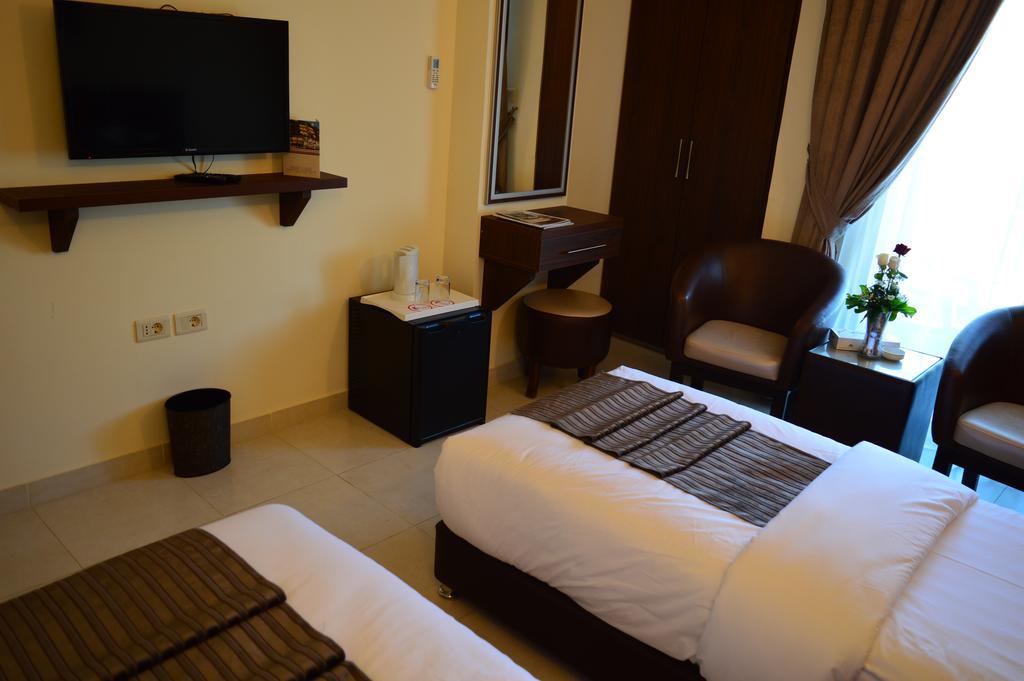 Ream Hotel Amman Room photo